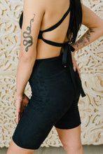 Load image into Gallery viewer, Tendu Black Biker Shorts