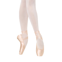Load image into Gallery viewer, Female model wearing BLOCH TMT B-Morph Moldable Pointe Shoe, style ES0170L, colour Satin Pink.
